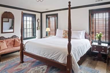 Bed and breakfast  Historic District - South