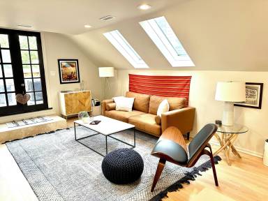 Unique Chicago Penthouse Loft - Amazing Deal & Location