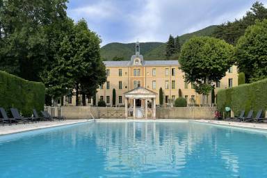 Locations de vacances et chambres d'hôtes à Montbrun-les-Bains - HomeToGo