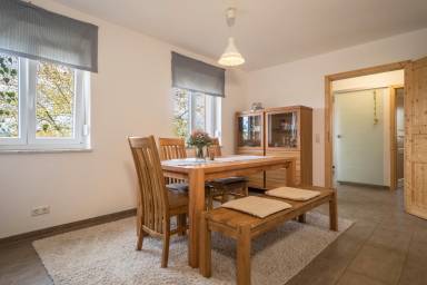 100 m² Apartment