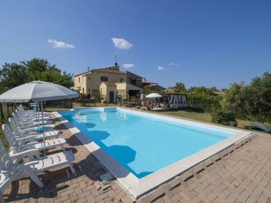 Villa Montescudaio