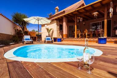 Ferienhaus Hibiscus mit privatem Pool für bis zu 9 Personen in Corralejo in Strandnähe