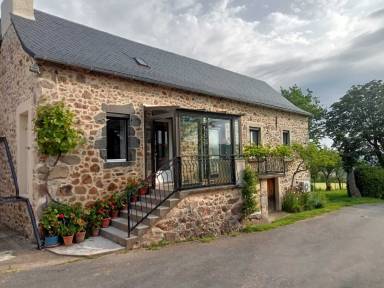 Agréable longère adaptée aux familles avec barbecue, jardin et terrasse