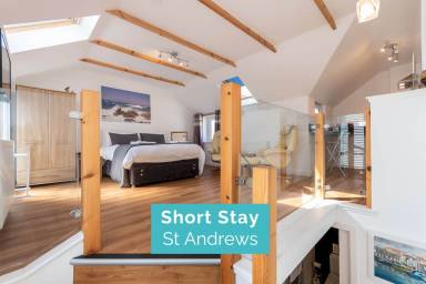 Holiday apartment with garden