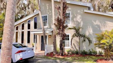 Chalet  Fort Pierce South