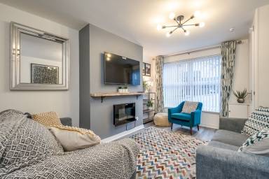 House with garden | Near Belfast City Hall | City view