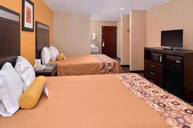 Motel Pool Madera