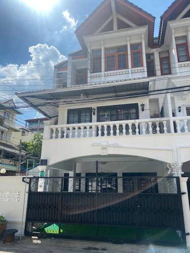 Villa Bang Khlo