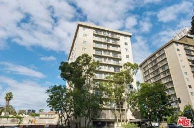 Condo  Brentwood