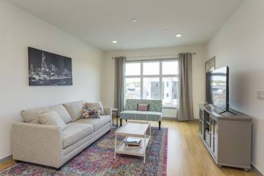 Condo  Glencliff