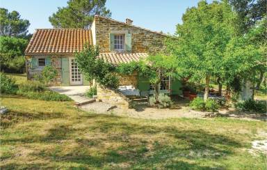 180 m² House