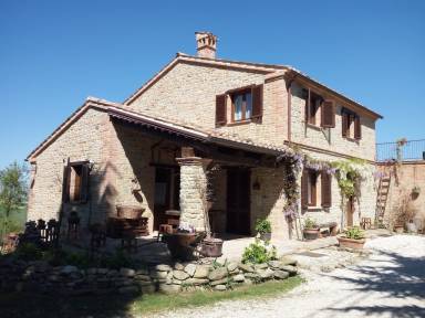 Farmhouse Pet-friendly Loro Piceno