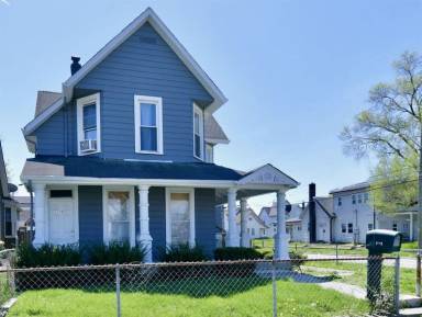 House  Beech Grove