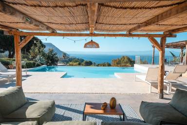 Villa Michaela, atemberaubende unabhängige Villa mit Infinity-Pool