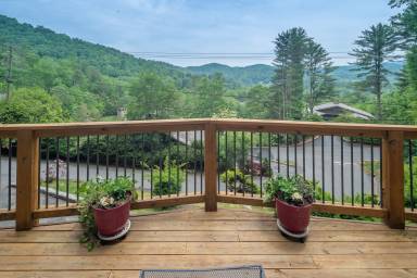 House Valle Crucis