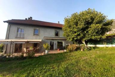 Agréable maison adaptée aux familles avec jardin, terrasse et barbecue | Vue lac | Avec animaux autorisés