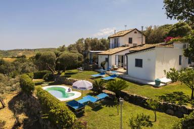 Meravigliosa villa totalmente attrezzata con griglia, giardino e piscina privata | Vista sul mare | Sono ammessi animali domestici
