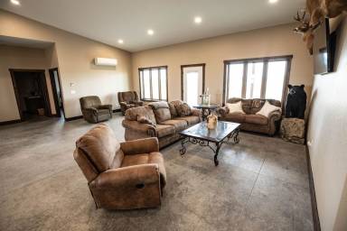 House  Clay Center