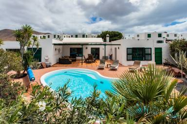 Ontdek de kleuren van Lanzarote vanuit uw vakantiehuisje in Yaiza - HomeToGo