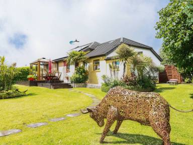 Cottage Belleek