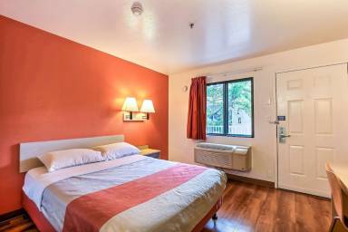 Motel  Pinole