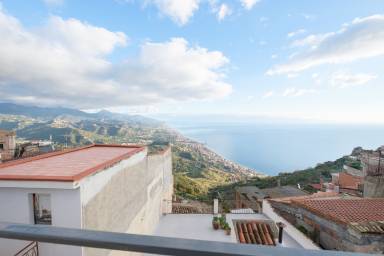 Casa Santa Teresa di Riva