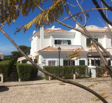 Villa  Vale do Garrão