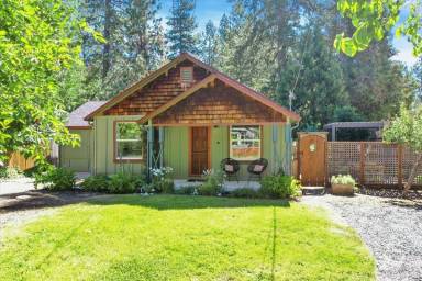 House Yard Grass Valley
