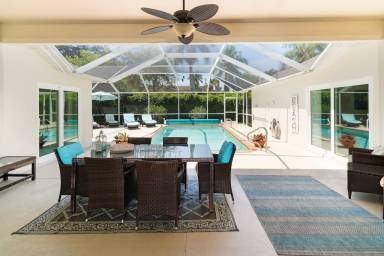 House  Naples