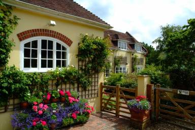 Cottage Burley
