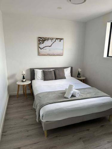Double Room in Guildford West Near Parks & Eateries Explore with Ease Shared Bathroom