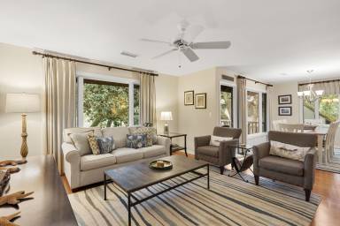 159 m² Condo