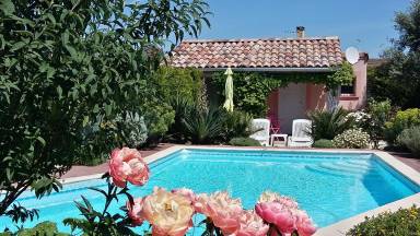 Ferienhaus in ruhiger Lage mit mediterranem Garten und privatem Pool