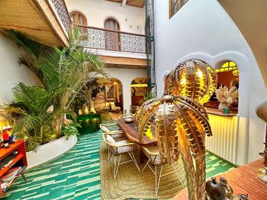 270 m² House