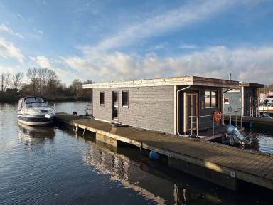 43 m² Hausboot