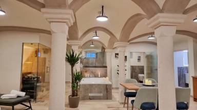 Wohnung mit Pool und Whirlpool