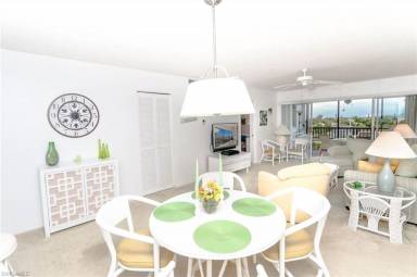 96 m² Condo