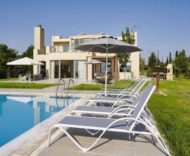 Villa with private pool, garden & terrace
