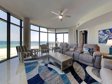 295 m² Condo
