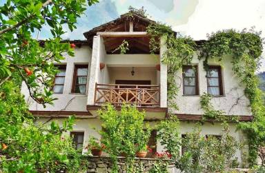 House Mikros Prinos