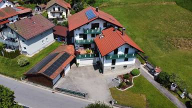 Wohnung mit Grill, Garten und Terrasse | Bergblick