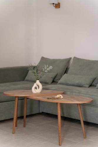 Charming serviced apartment with pool, yard & terrace | Dogs allowed — photo 5