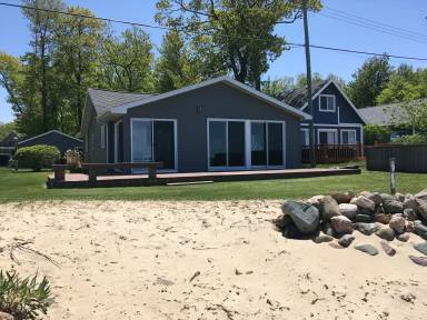 Cottage Port Crescent State Park
