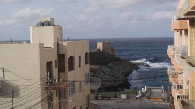 Apartamento con terraza | Cerca Xlendi Tower | Vistas al mar