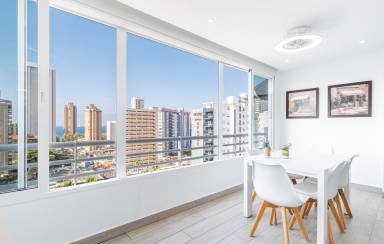 Acogedor apartamento vacacional con piscina, terraza y jardín | En la playa