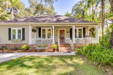House North Brooksville