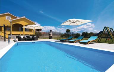 Ferienhaus mit Pool in Vrsi, Zadar