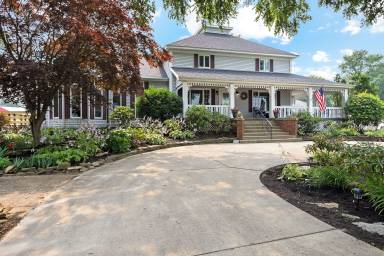 House  Chaska Beach