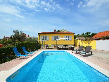 110 m² House