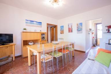 Appartamento con griglia e giardino
